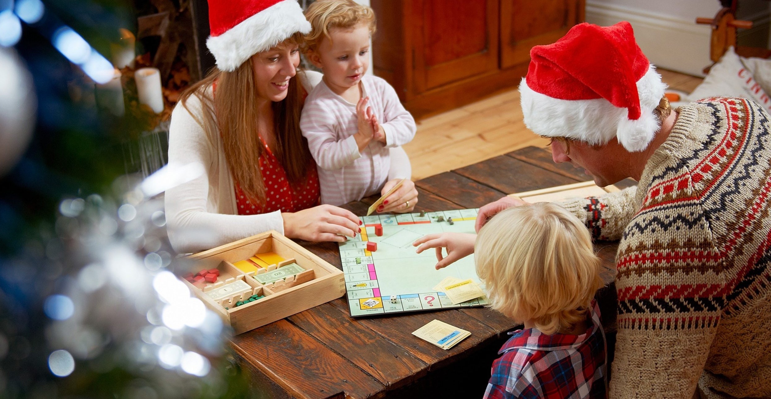 family holiday travel-themed games